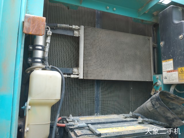 神钢 SK260LC-8 挖掘机