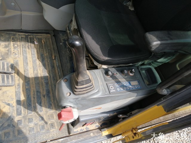 徐工 XE75D 挖掘机