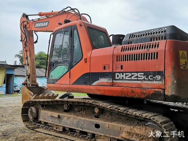 斗山 DH225LC-9 挖掘机