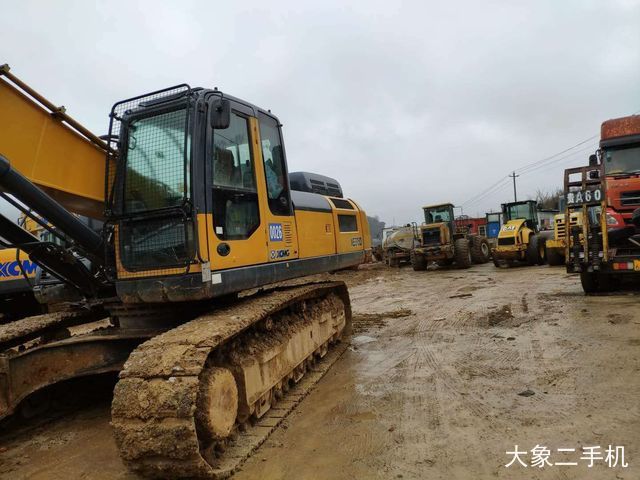 徐工 XE370C 挖掘机