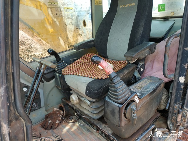现代 R225LC-7 挖掘机