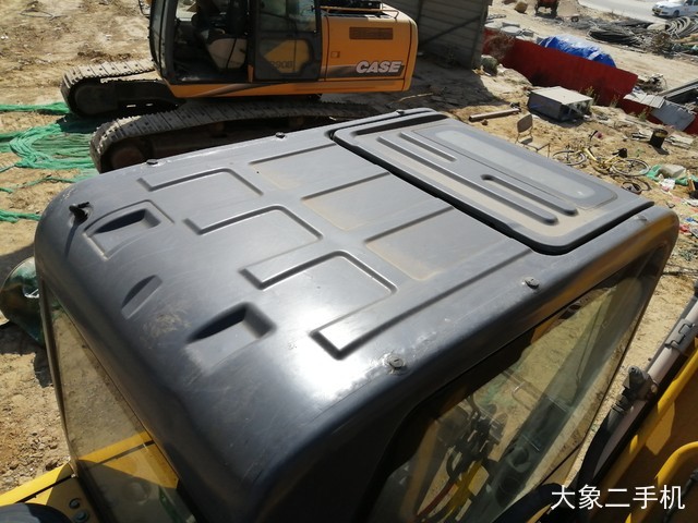 雷沃重工 FR220E 挖掘机