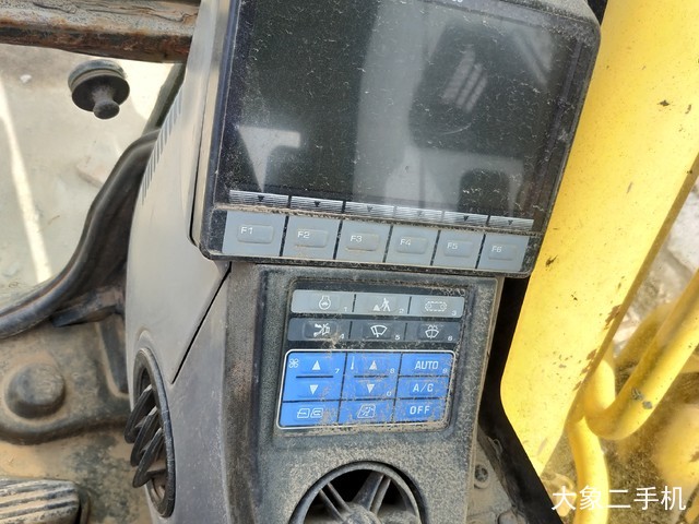 小松 PC240LC-8 挖掘机