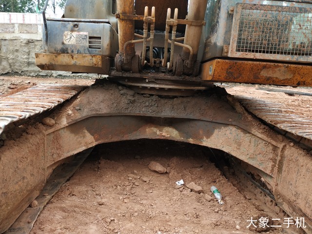 凯斯 CX300B 挖掘机