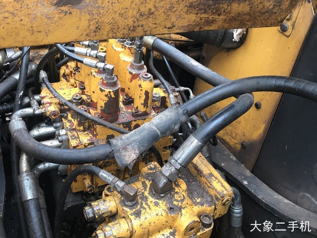 现代 R225LC-7 挖掘机