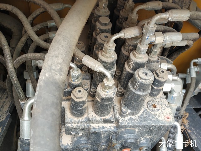 徐工 XE150D 挖掘机