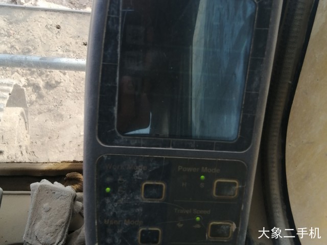 现代 R225LC-7 挖掘机