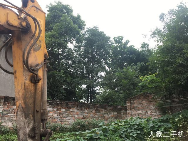 徐工 XE150D 挖掘机