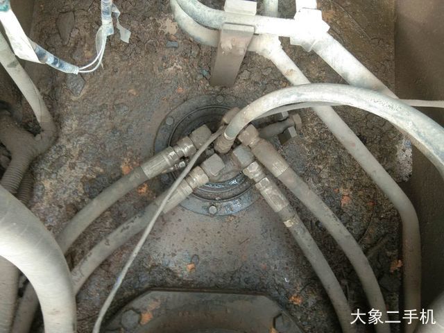 神钢 SK270D-8 挖掘机
