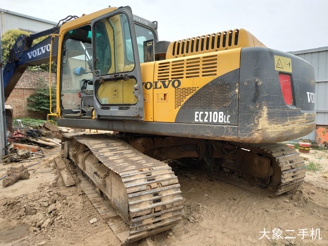 沃尔沃 EC210BLC 挖掘机