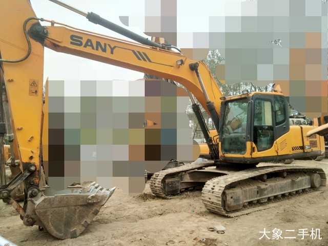 三一重工 SY225C 挖掘机