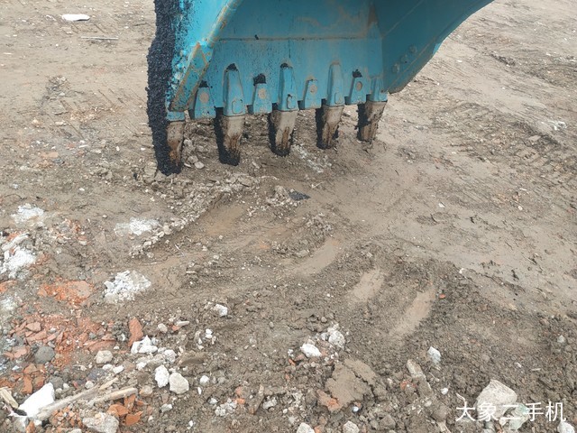 神钢 SK260LC-8 挖掘机