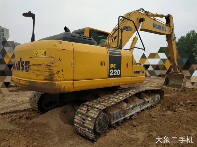 小松 PC220-8M0 挖掘机