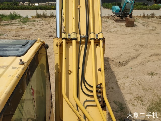 小松 PC200-8 挖掘机