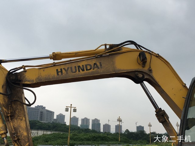 现代 R80-7 挖掘机