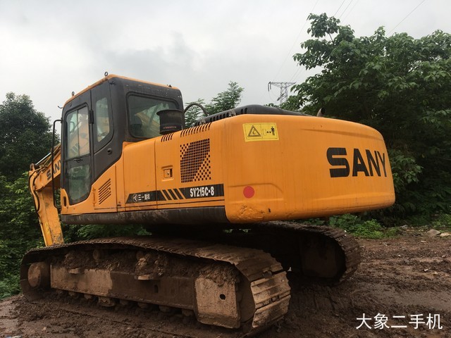 三一重工 SY215C 挖掘机