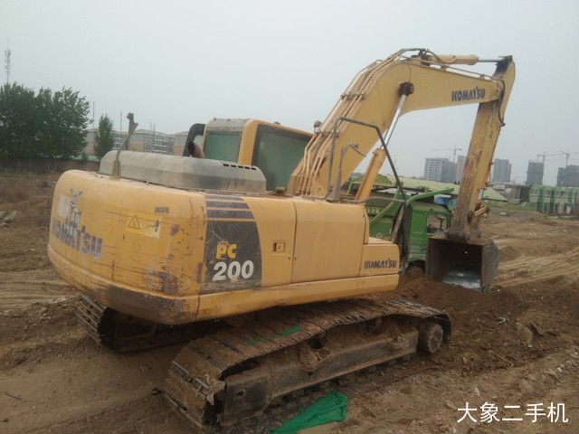 小松 PC200-8 挖掘机