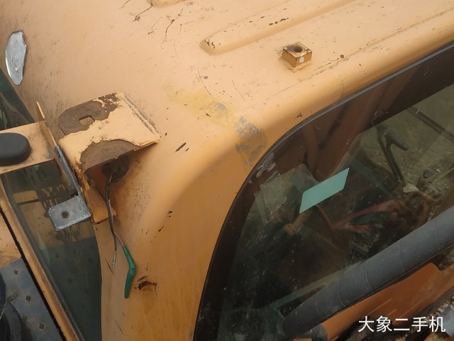 现代 R215-9 挖掘机