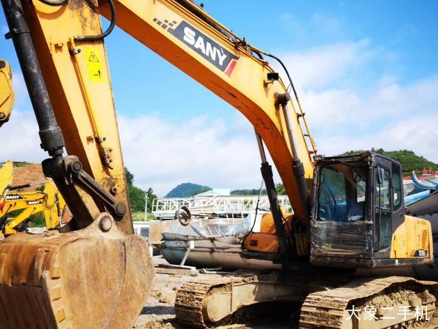 三一重工 SY235C-9 挖掘机