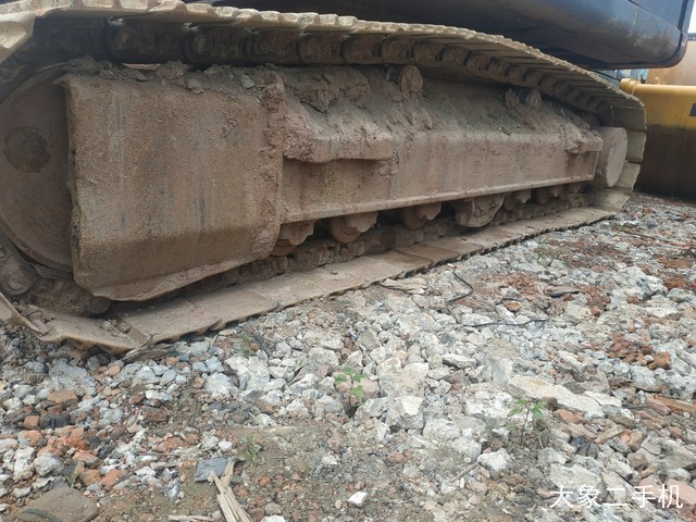 现代 R215-9 挖掘机