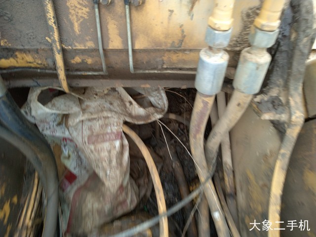 卡特彼勒 320B 挖掘机