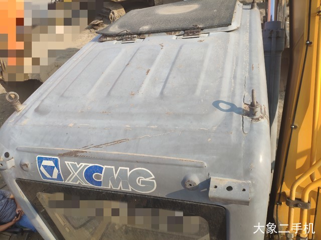 徐工 XE215C 挖掘机