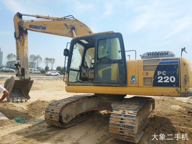 小松 PC220-8 挖掘机