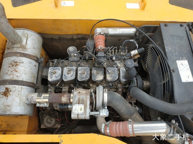 现代 R265LC-7 挖掘机