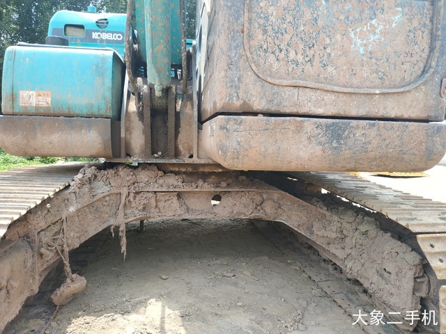 神钢 SK75-8 挖掘机