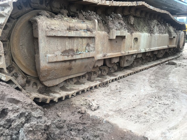 现代 R485LVS 挖掘机