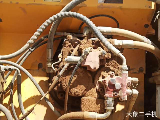 现代 R210W-7 挖掘机