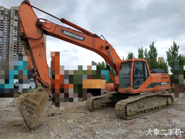 斗山 DH220LC-9E 挖掘机