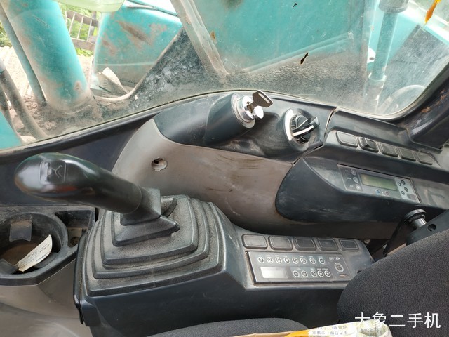 神钢 SK260LC-8 挖掘机