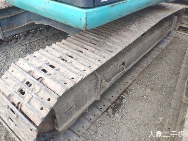 神钢 SK135SR 挖掘机