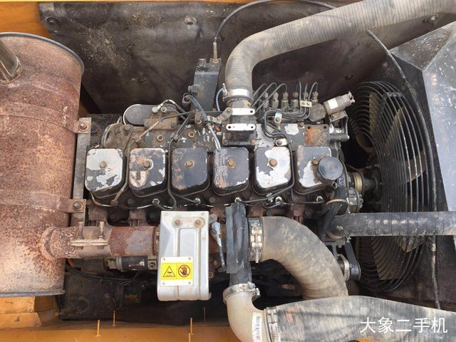 现代 R225LC-9T 挖掘机