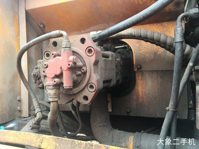 现代 R215-7C 挖掘机
