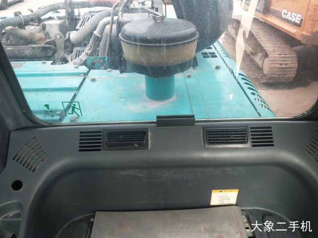 神钢 SK270D 挖掘机