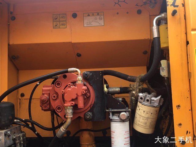 现代 R225LC-9T 挖掘机