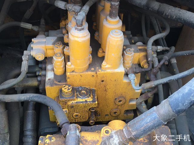 现代 R225LC-7 挖掘机