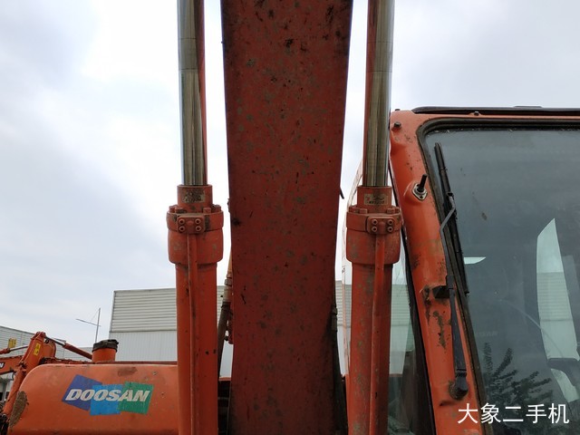 斗山 DX120 挖掘机