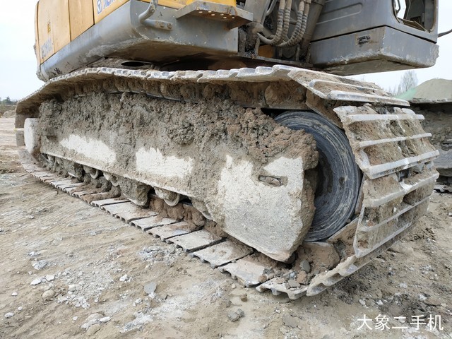 徐工 XE215CA 挖掘机