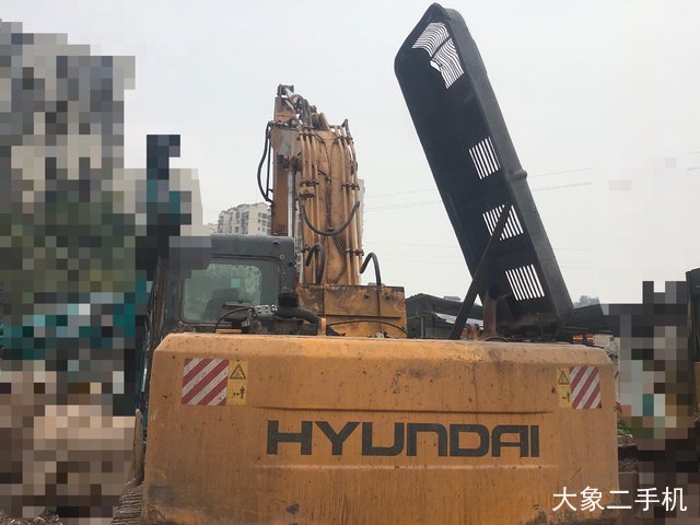 现代 R225LC-7 挖掘机