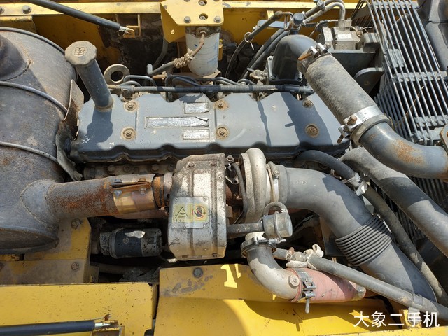 小松 PC240LC-8 挖掘机