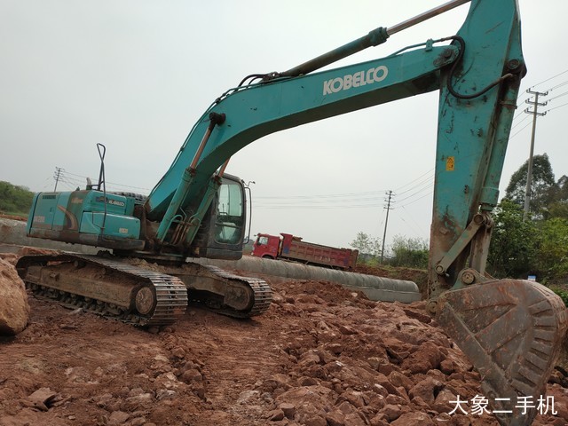 神钢 SK250-8 挖掘机