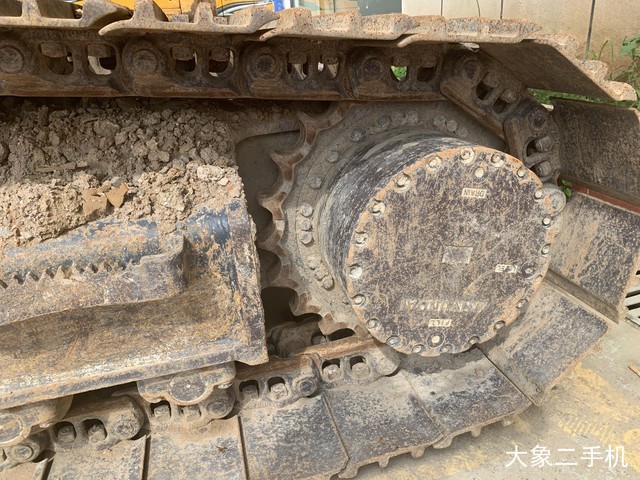 现代 R215-7 挖掘机