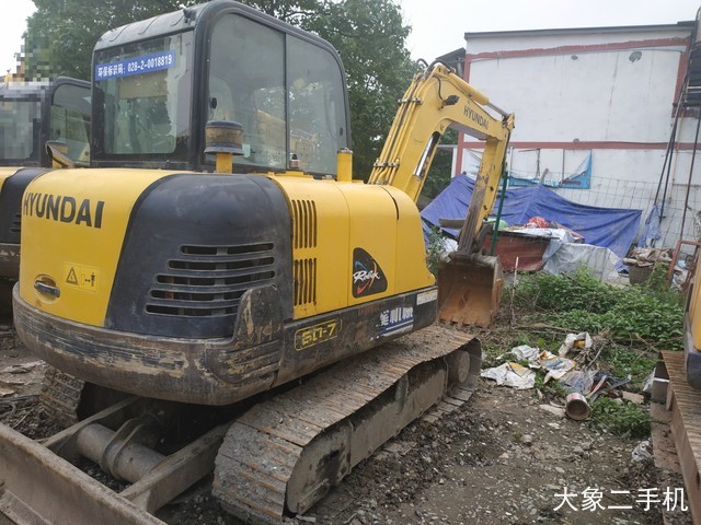 现代 R60-7 挖掘机