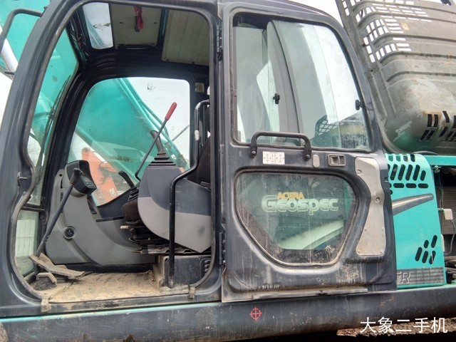 神钢 SK260LC-8 挖掘机