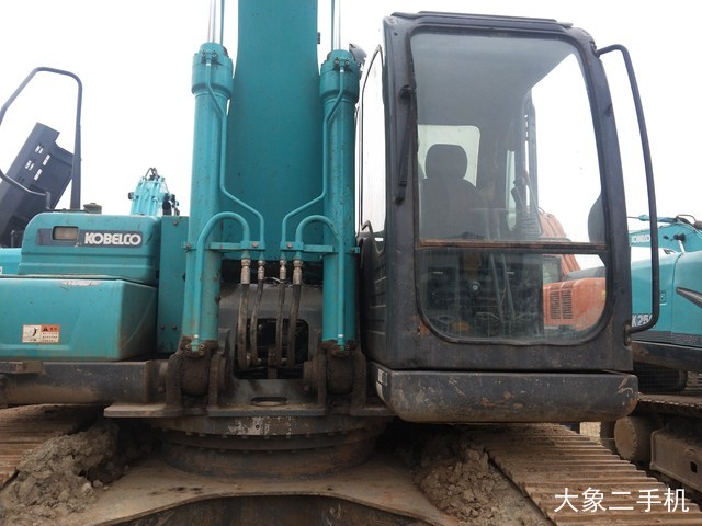 神钢 SK260LC-8 挖掘机