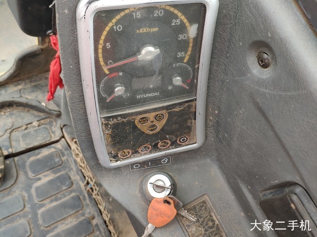 现代 R60-9 挖掘机