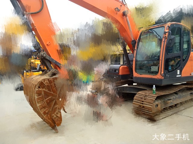 斗山 DX120 挖掘机